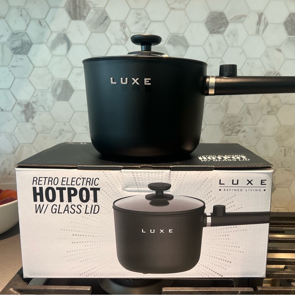 Luxe Matte Black Electric Hotpot with Glass Lid